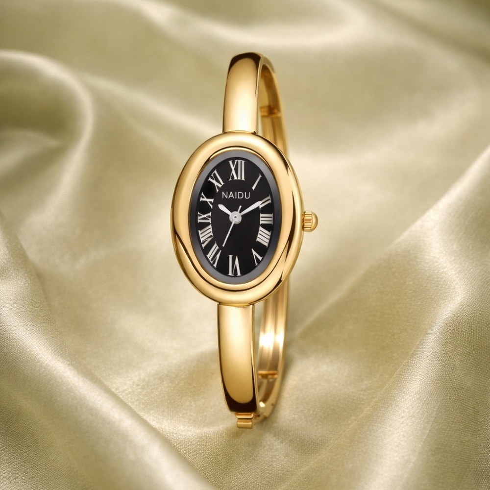 Baignoire Gold Oval Watch with Black Dial
